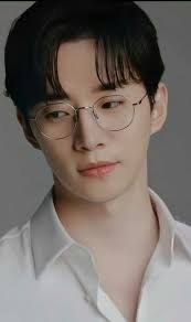 Lori Wessel (lorimarieann_09)