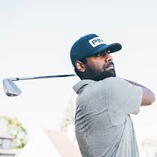 The only player to hold the lead after a major championship round in the last 4 decades. Golfer S Pro Journey Starts With A Burst Bubble The New York Times