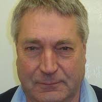 100+ perfiles de «David Starling»