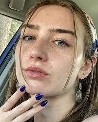 Emily Fredrickson's Instagram, Twitter & Facebook