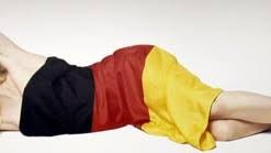 „der deutsche kommt lieber eine halbe stunde zu früh, als 5 minuten zu spät, heißt es. Was Man Mit Der Deutschen Fahne Machen Darf Waschen Legen Fohnen Kultur Sz De