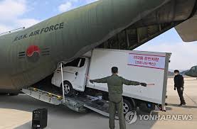외신曰백신 수송 속도 한국압승 lds주사기까지 사용되자 미친속도. êµ°ì‚¬ìž'ì „ ë°©ë¶ˆì¼€í•œ ë°±ì‹ ìˆ˜ì†¡ ì°¨ëŸ‰ì§¸ ìˆ˜ì†¡ê¸° ì‹¤ë ¤ ì œì£¼ë„ê¹Œì§€ ì—°í•©ë‰´ìŠ¤