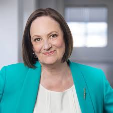 Jane Peebles's Instagram, Twitter & Facebook