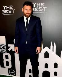 يعد اللاعب الأرجنتيني ليونيل ميسي أحد أفضل لاعبي كرة القدم في جيله، وحطم أرقام قياسية استعصت على الكثيرين لعقود طويلة من الزمن. Ù„ÙŠÙˆÙ†ÙŠÙ„ Ù…ÙŠØ³ÙŠ Ù…Ù† Ø­ÙÙ„ ØªØ³Ù„ÙŠÙ… Ø¬ÙˆØ§Ø¦Ø² The Ø§Ø¬Ù…Ù„ ØµÙˆØ± Ø¨Ø±Ø´Ù„ÙˆÙ†Ø© Facebook