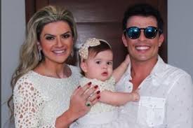 Hong kong, hong kong, 999077, hong kong. Ceara Diz Que Entrar E Sair Do Panico Foram Duas Felicidades Na Carreira 25 02 2016 Uol Tv E Famosos