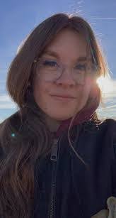 Keeley Peters's Instagram, Twitter & Facebook