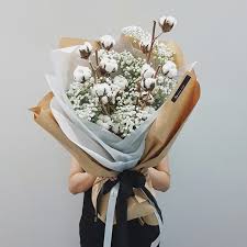 Giant Fluffy Bouquet Of Cotton And Baby S Breath Cottonbouquet Sushenye Cvety Buket Svadba Cvetochnye Bukety
