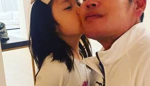 2003년에 고현정 정용진은 이혼을 하게 됩니다. ì •ìš©ì§„ ë¶€ì¸