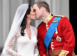 Hängen sie mit dem datum der hochzeit aufgeführt ein kleines stück der königlichen geschichte auf ihrer wand. Kate Middleton Ihr Hochzeitskleid Verbarg Eine Geheime Message