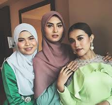 Download lagu wani hasrita mp3 gratis dalam format mp3 dan mp4. Wow Giliran Wany Hasrita Nyanyi Lagu Dayang Media Hiburan