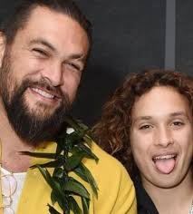 Happy Sunday! We hope that you're spending the day with someone you love.  💞 Our Malayan tapir mom and calf are currently spending time  behind-the-scenes, so be sure to stay tuned to