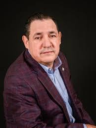 Glen Pratt's Instagram, Twitter & Facebook