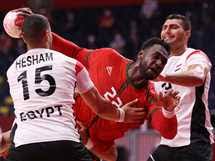 حسن الرداد ينفى وفاة دلال عبد العزيز: Ftw Csnh4gidem