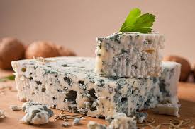 Képtalálat a következőre: „roquefort cheese”