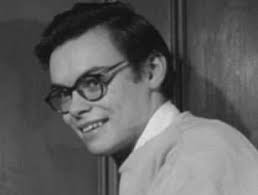 We are very sad to hear that actor George Howell died last September. Born  in Brentford, Middlesex in 1943, he studied at the Corona Theatre School.  During this time he was a