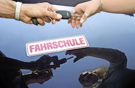 1 für adressen und telefonnummern. Neue Kritik Am Tuv Stuttgart Fahrprufung Platzt Schon Wieder Stuttgart Esslinger Zeitung