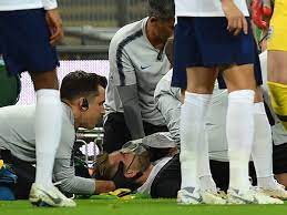 Luke shaw is set to miss manchester united's next two matches following the concussion he suffered while playing for england. Luke Shaw Suffers Serious Head Injury In England Game Against Spain Manchester Evening News