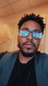 I get told this all the time. Do you all see it? #celebritylookalike  #marcushutson #fypシ