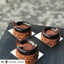 Repost Nicolas Wikart Voici Le Petit Nouveaux Brownie Cacahuete Fleur De Sel Cremeux Chocolat Creme N Fancy Desserts Sweets Recipes Dessert Presentation