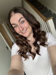 Rebecca Sams's Instagram, Twitter & Facebook