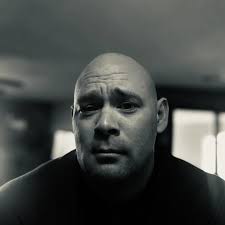 How many quarts of oil does a car hold?