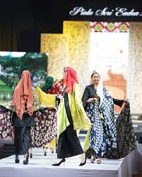 All except jhr, kdh, ktn, trg. Sarawak Tourism Board And Old Kuching Smart Heritage Extend Sarawak S Reach Into Batik And Fashion Through Piala Seri Endon 2019 Showcase Malaysia World Heritage Travel Site