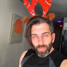 Is it worthwhile to defend Darius II given the -4.17% resistance rate or  rather to liberate Phact Bay?