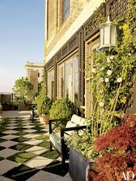 Bette midler has brutally mocked. Tour Bette Midler S Home And Garden In Manhattan Architectural Digest