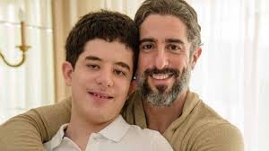 Filho mais velho de Marcos Mion pede para morar com Tirullipa