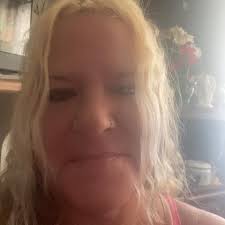 Winner is Jenna Paul!! Thanks all 💚❤️ F🌈R🔥E⭐️E💜 Easy tonight! Just  leave a comment! Will pick winner early Tuesday in case you want to pick  up! 🙂 Happy all Holidays! 🎄❄️🕎 We