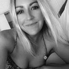 Jill Bess's Instagram, Twitter & Facebook