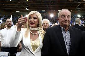 Ρομαντικό δείπνο στο κέντρο της αθήνας. Fwtografia Epos Kwstas Karamanlhs Kai Marina Patoylh Sto Stigmiotypo Ths Xronias Pic Sdna