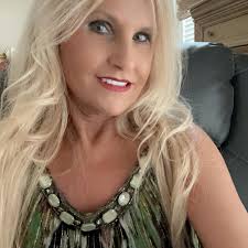 Hollis D. Griffith, Jr., 85, of South Charleston, passed away Saturday,  September 6, 2025, at The Villages at Greyston in Beaver, WV. Hollis was a  1959 graduate of Washington District High School.