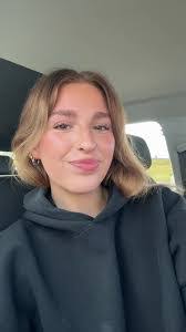 Erin Boggio's Instagram, Twitter & Facebook