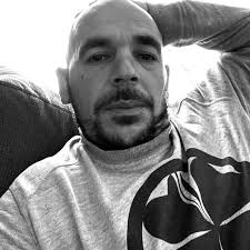 Shpërndaje Të lutem më mbro dhe më ofro pranë teje . Shkruaj :Amen