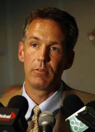 Kenneth Irving's Instagram, Twitter & Facebook