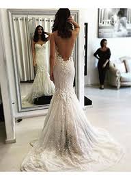 Linee asciutte e attillate su fianchi e cosce per evidenziare le curve ed esaltarle: Bridesire Abiti Da Sposa In Stile Sirena Abiti Bellissimi Per Tutte Le Donne Bridesire