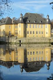 Idee Fur Eine Hochzeitslocation In Nrw In Einem Wunderschonem Schloss Zu Heiraten Gehort Zu Jedem Mad Hochzeitslocation Hochzeitslocation Nrw Hochzeitsplanung