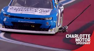 You can't under estimate the importance of the eanhardt name in nascar. Jeffrey Earnhardt Drags A Jack Around The Race Track Nascar En Espanol