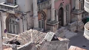 Construcţia a fost ridicată de la sfârşitul secolului xix de către dicran emirzian, comeriant şi armator armean pe strada diana nr.1. Das Haus Mit Den Lowen Constanta Romania Stock Videomaterial Crushpixel