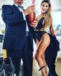 TheMovieStarNextDoor - FAMIGO