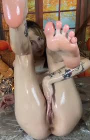 Showbobsjpg provocative Nude OnlyFans content designed to entice