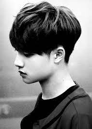 We've rounded up some of the best short hairstyles and haircuts, along with some tips from some hairstylists on how best to get each look. 35 Vogue Hairstyles For Short Hair Popular Haircuts Short Hair Styles Thick Hair Styles Short Hairstyles For Thick Hair