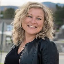 Catherine Robin Boudreau courtier immobilier Via Capitale Saint-Donat