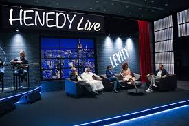 او يمكنك التوجه الى صفحة الاذاعة الخاصة بالقارئ. Ù…Ø­Ù…Ø¯ Ù‡Ù†ÙŠØ¯ÙŠ ÙŠÙ†Ø´Ø± Ø§Ù„Ø§Ø¨ØªØ³Ø§Ù…Ø© ÙÙŠ 20 Ø¯ÙˆÙ„Ø© Ø¹Ø§Ù„Ù…ÙŠØ© Ø¹Ø¨Ø± Ø¹Ø±Ø¶ Ù‡Ù†ÙŠØ¯ÙŠ Ù„Ø§ÙŠÙ Ø³ÙŠØ§Ø­Ø© Ùˆ ØªØ±ÙÙŠÙ‡ Ø¥Ø³ÙƒÙˆØ§ÙŠØ± Ø§Ù„Ø¹Ø±Ø¨ÙŠØ©