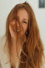 Ich sehe den Moment, in dem du loslässt. Nicht nur meine Kamera klickt,  sondern auch bei der Person vor meiner Linse klickt es. Und ich sehe das.  Es ist dieser eine Moment,