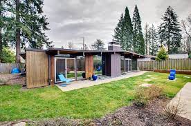 In 1959, rober rummer launched rummer homes inc. Classic 1960s Home With Sunny Atrium Asks 570k Curbed