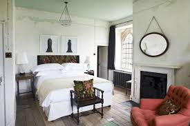 Lots of people proclaim their decorating style to be the best eclectic rooms have a common thread or two that further connects the various styles of furniture. Steal This Look An Eclectic Bedroom In Somerset England Remodelista