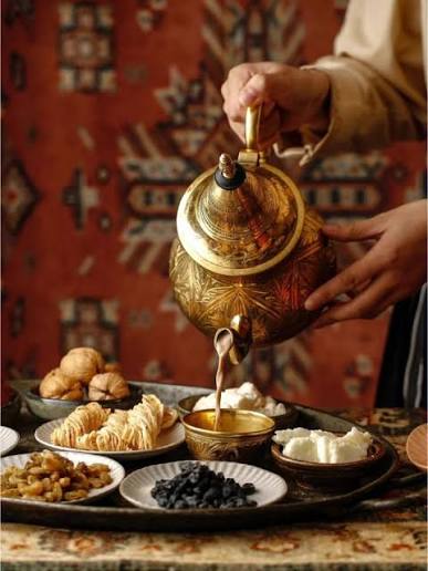 Discover - Time for afternoon tea🫖 Let's have a cup of milk tea in Xinjiang!  📸RED/RGLU | Facebook