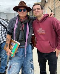 Johnny Depp🖤 May | 2025 📸: Sharing Another New photo of Johnny spotted  with another lucky fan (@serblas) in Madrid, Spain! 😍 Thank you for  sharing🙏💕 Repost @johnnydeppsupdates (📸Credits to @serblas ...